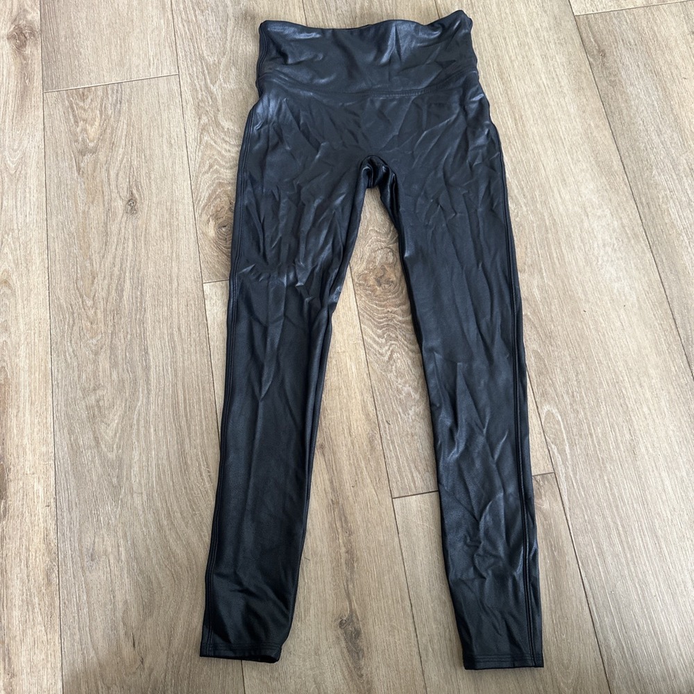 Spanx Women's All Over Faux Leather Leggings Very Black Size Medium Petite